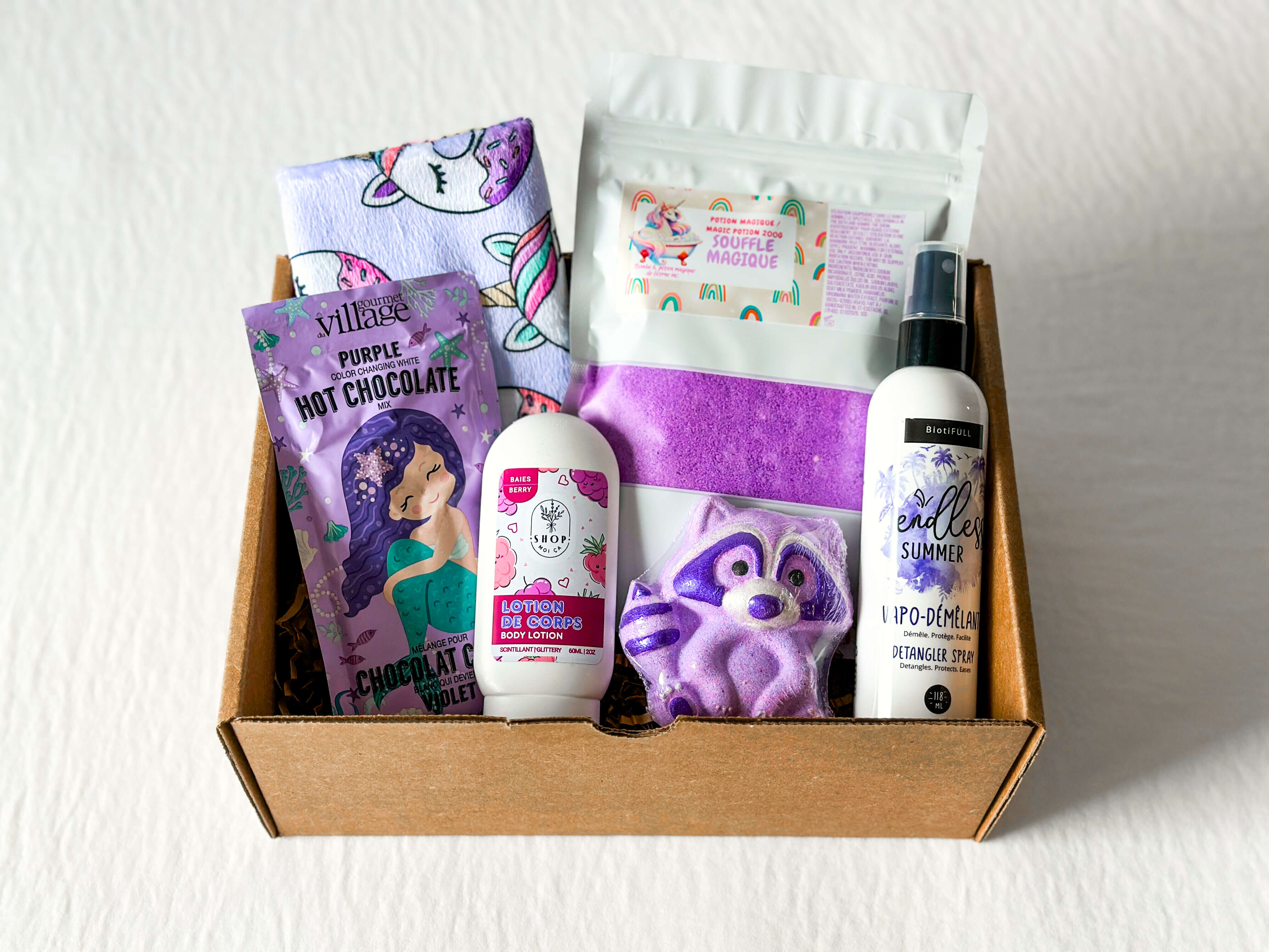 Coffret de Produits de bain québécois colorés pour pré-adolescente avec bombe et bruine corporelle