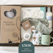 Boîte naissance unisexe 150 $ avec doudou, pyjama vert sauge et essentiels bébé produits québécois
